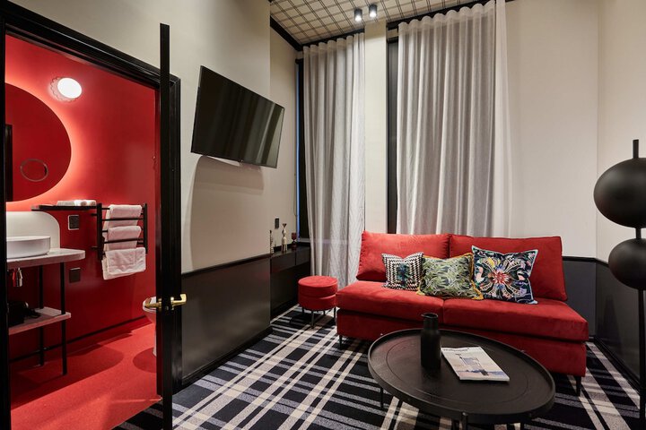 Room 21 of 44