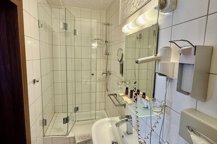 Room 60 of 107