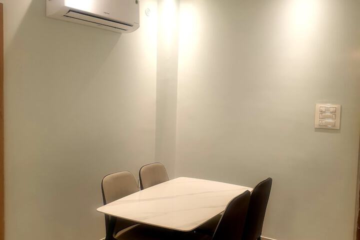 Room 13 of 28