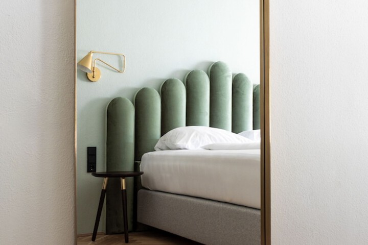 Room 13 of 120