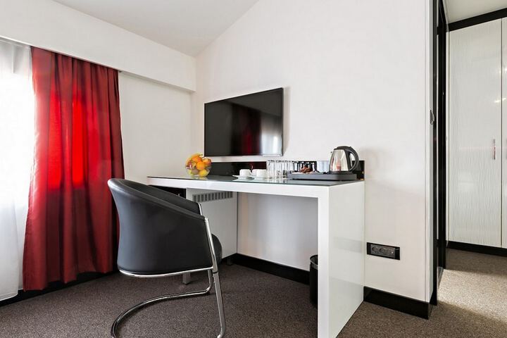 Room 161 of 267