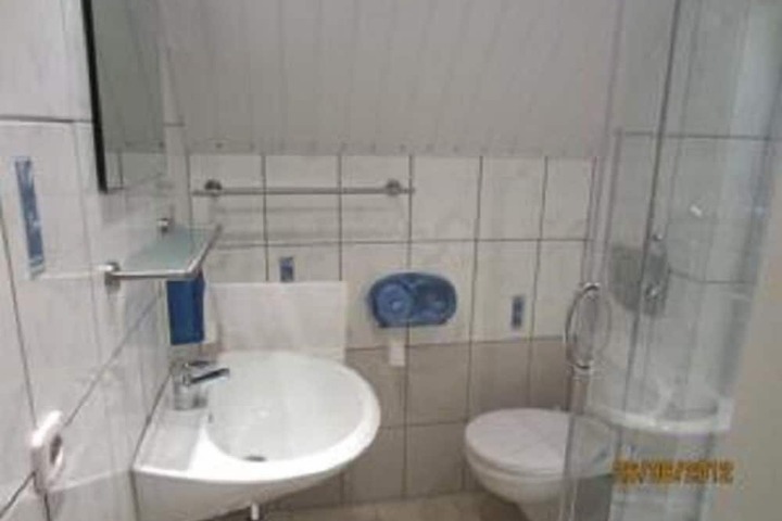 Room 2 of 2