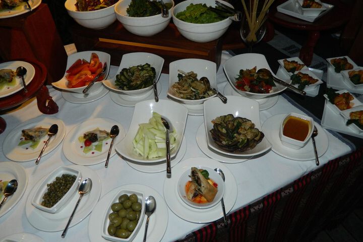 Dining 35 of 63