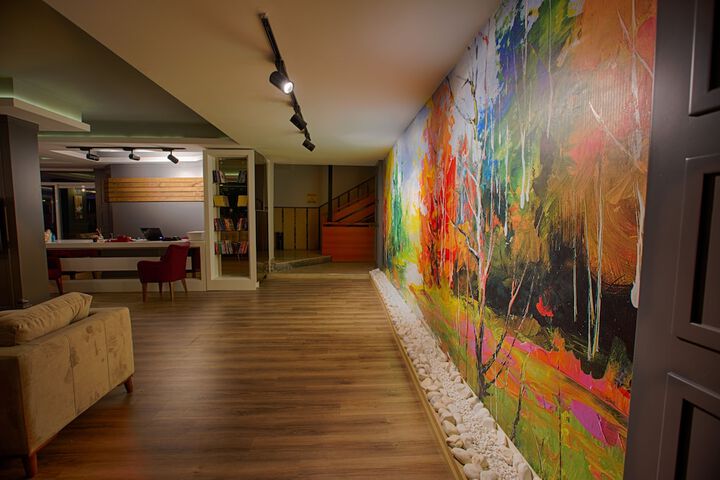Hotel 2 of 83