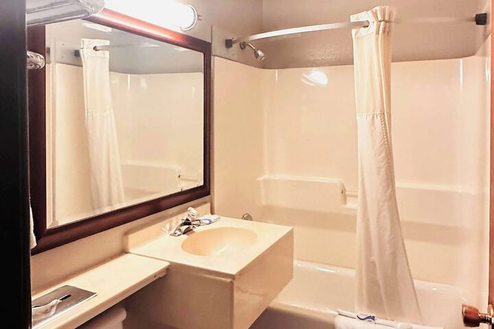 2 Double Beds Accessible (6 of 14)