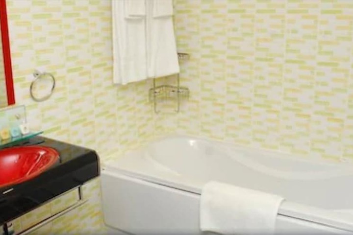 Room 22 of 34