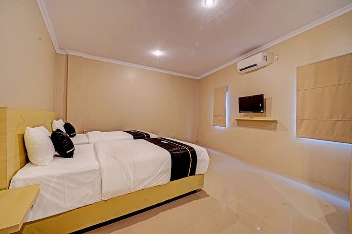 Room 12 of 15