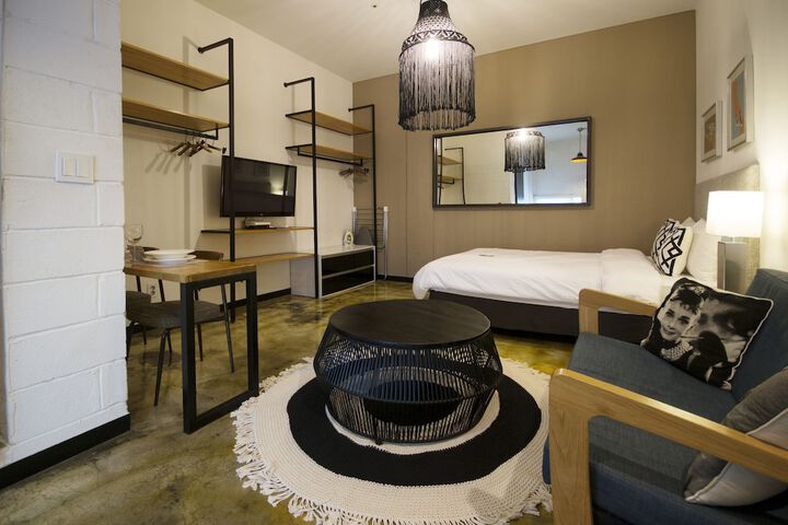 Room 18 of 114