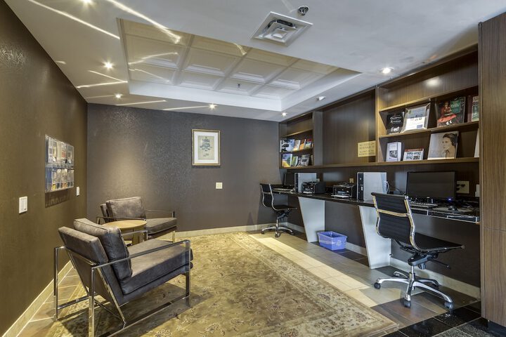 Business Center 61 of 69