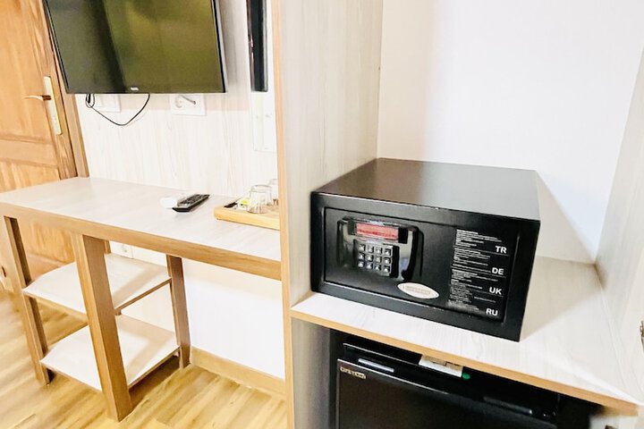 Room 32 of 52