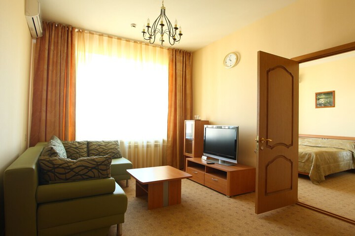 Room 7 of 82