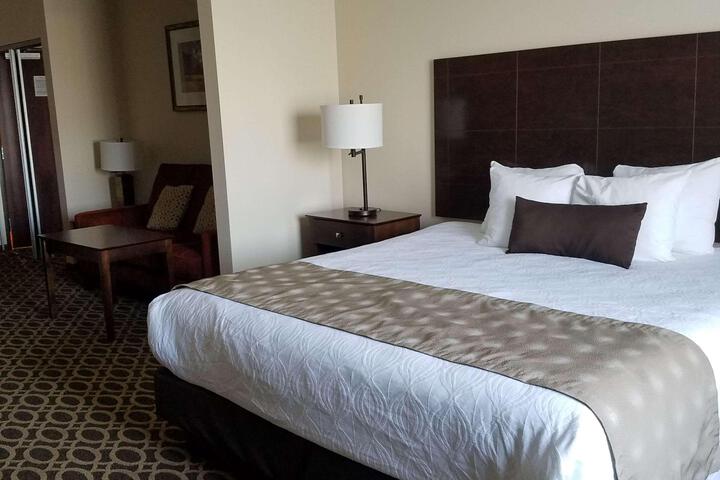 1 King Bed Introm Busns High Speed Iron Continental Breakfast (13 of 20)
