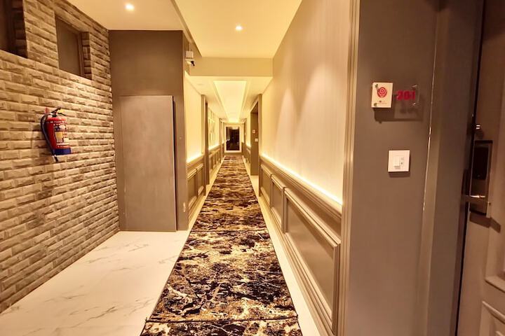Ballroom/Hall 41 of 54