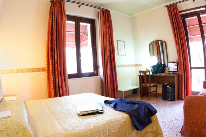 Room 42 of 46