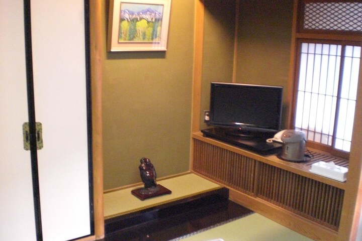 Room 9 of 64