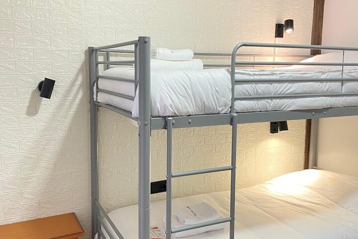 Room 67 of 121