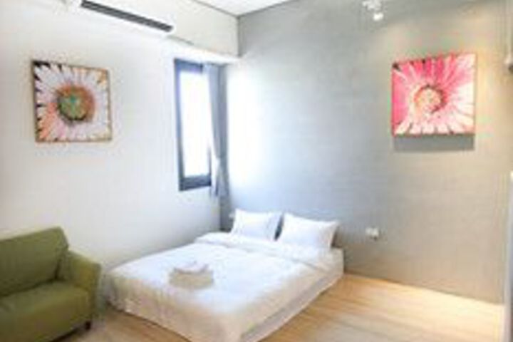 Room 32 of 64