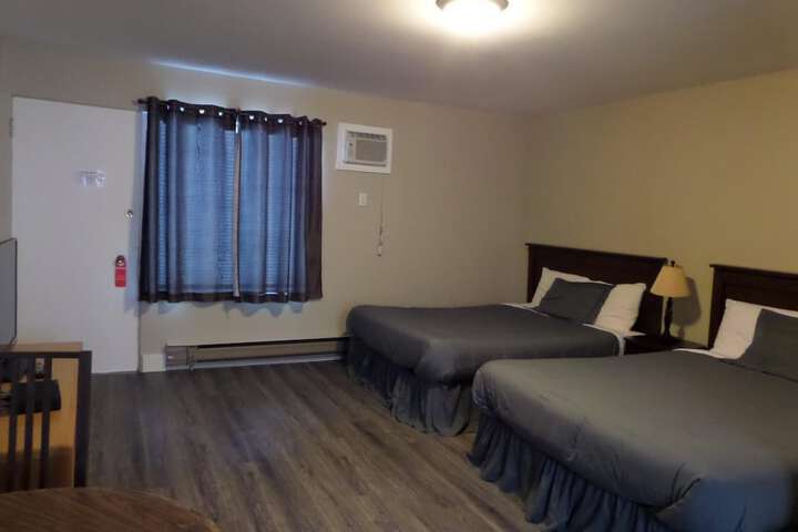 Room 15 of 33