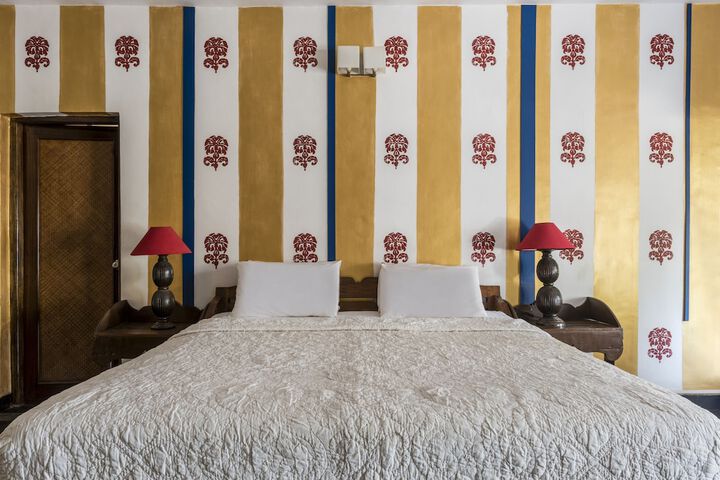 Room 9 of 30