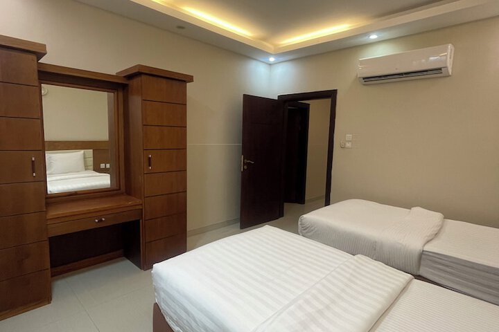Room 12 of 40