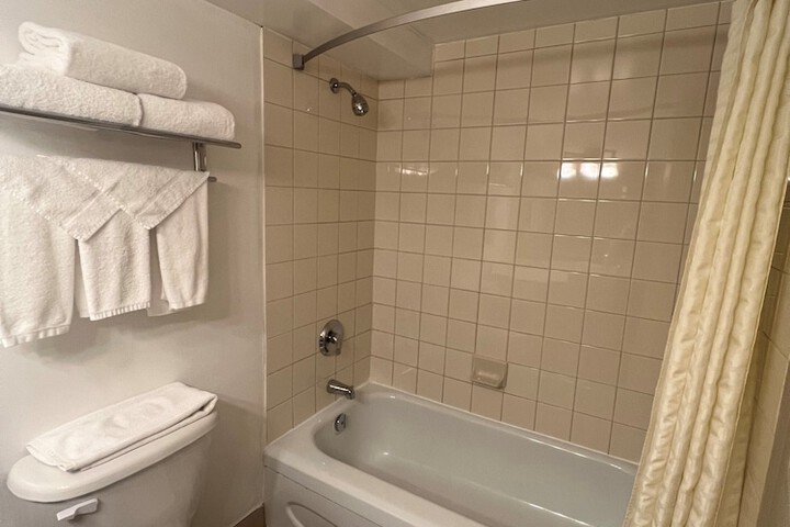 Room 70 of 151