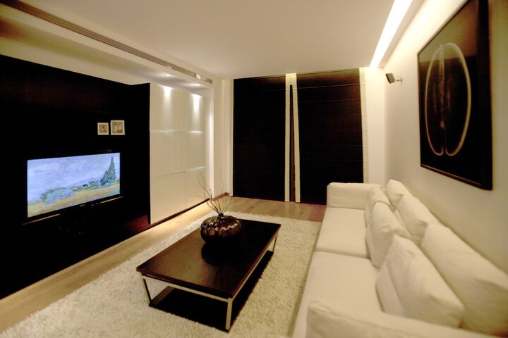 Room 8 of 28