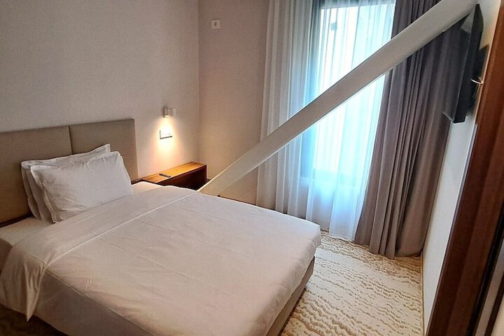Room 15 of 36
