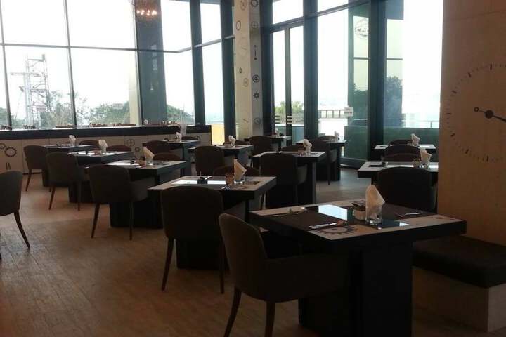 Dining 89 of 103