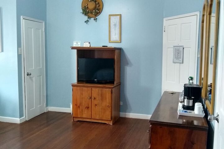 Room 9 of 98
