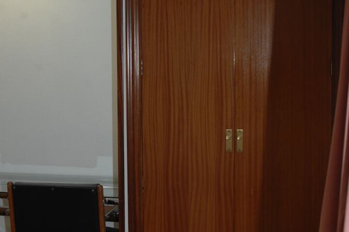 Room 24 of 42