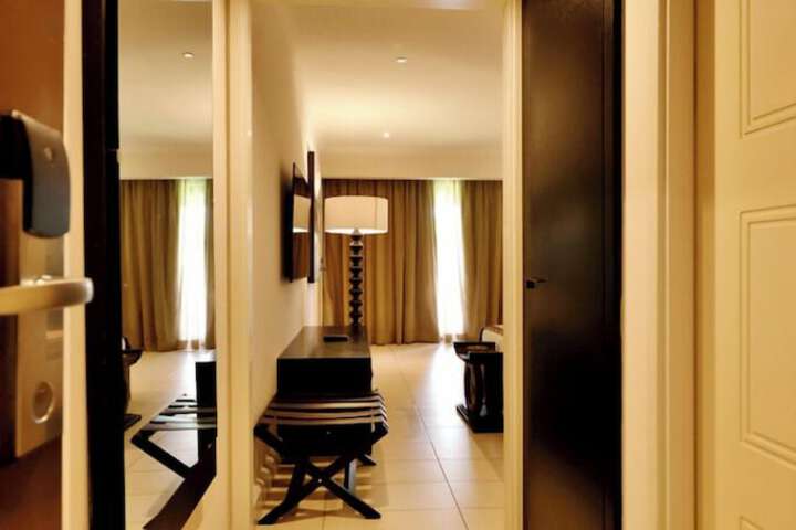 Room 42 of 261