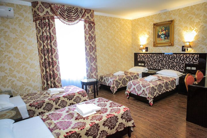 Room 14 of 63