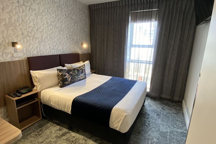 Room 25 of 116
