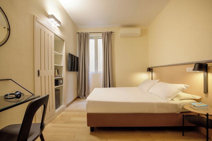 Room 33 of 95