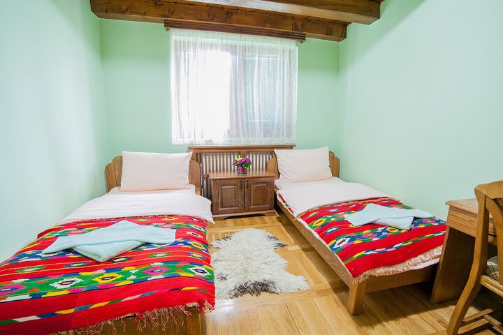 Room 27 of 114