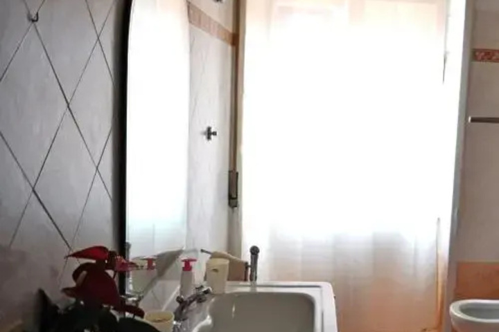 Room 10 of 10