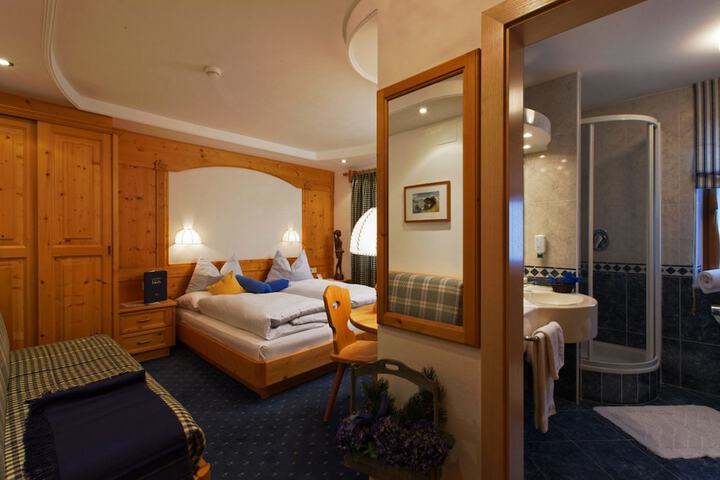 Room 8 of 39