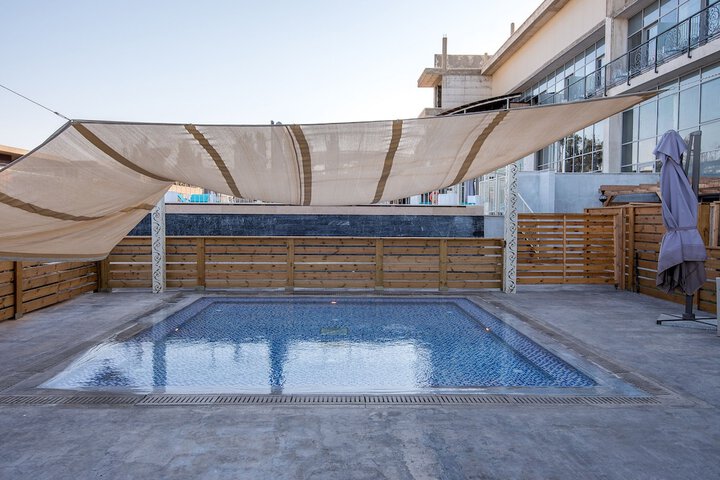 Pool 29 of 40