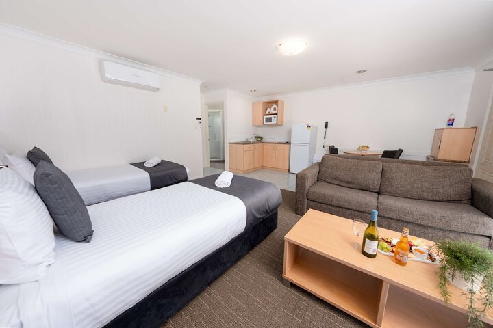 Room 8 of 40