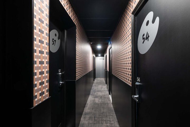 Room 16 of 52