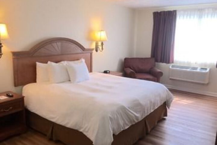 Room 11 of 24