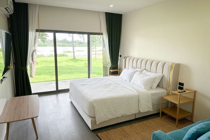 Room 10 of 68