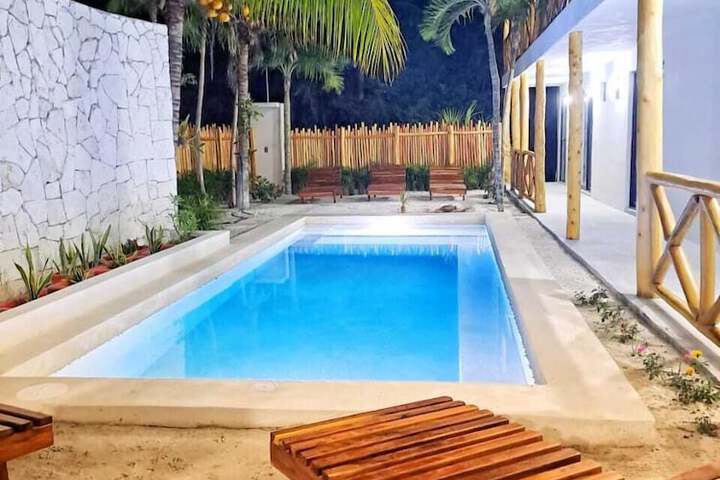Pool 15 of 20