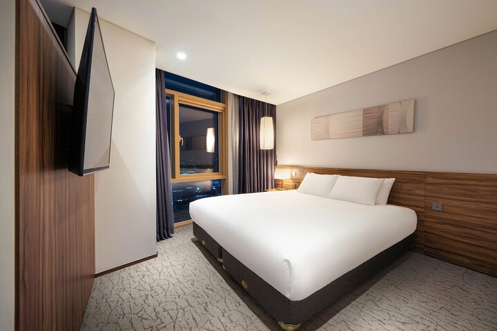 Room 10 of 79