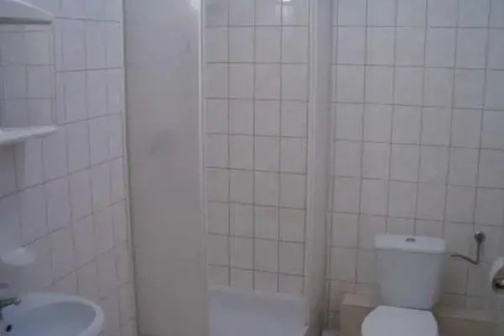 Room 5 of 11