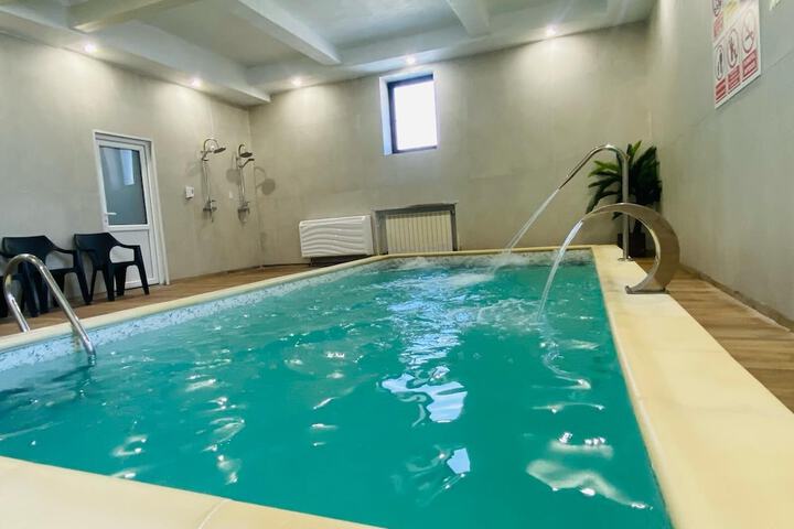 Pool 31 of 66