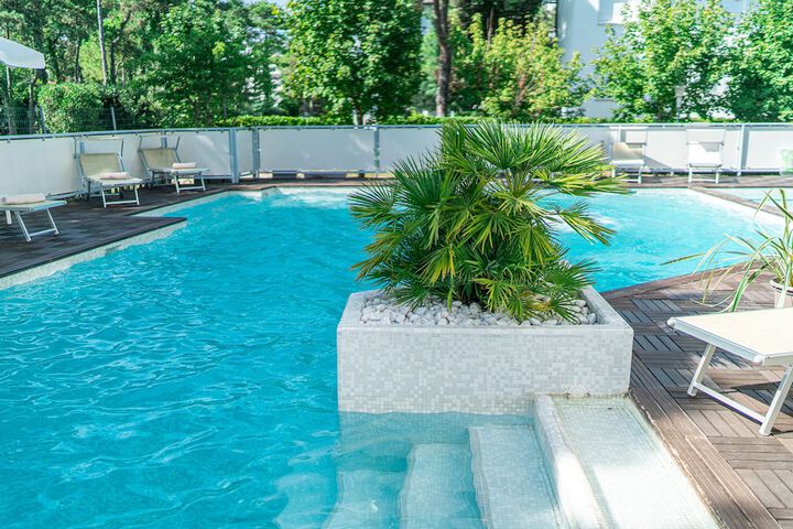 Pools & Facilities