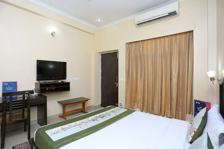 Room 4 of 14