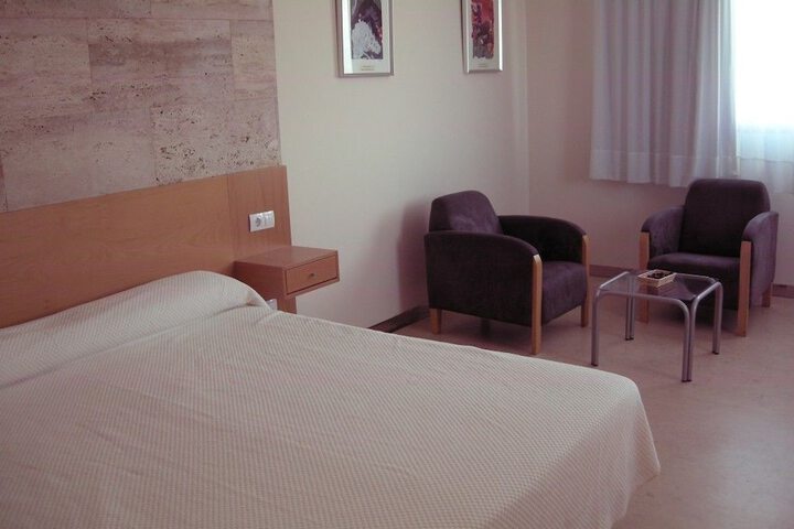 Room 10 of 26