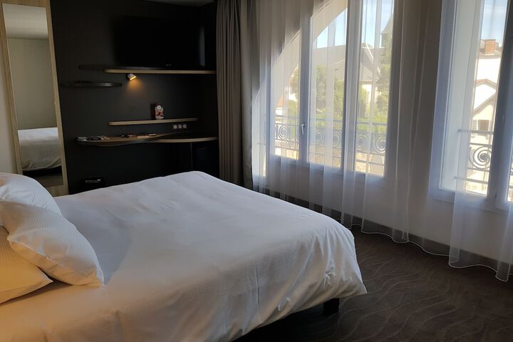 Room 26 of 103